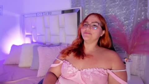 Snapshot of leahbarker chatting on July 24, 2026, 4:32 am Leah online show from July 24, 2026, 4:32 am