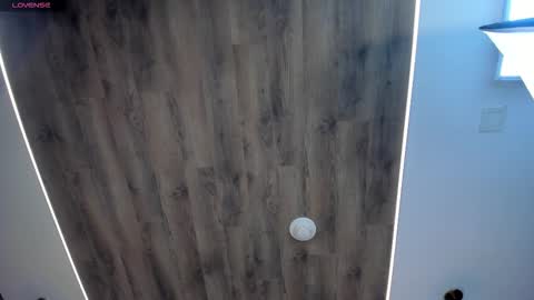 Snapshot of leahlombardi_ chatting on October 10, 2025, 3:27 am leahlombardi_ online show from October 10, 2025, 3:27 am