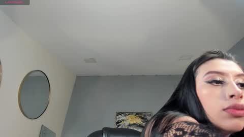 leahlombardi_ online show from April 30, 2026, 3:24 am