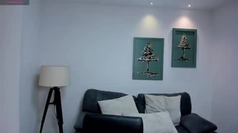 Snapshot of leahnovac chatting on October 19, 2025, 5:02 pm leahnovac online show from October 19, 2025, 5:02 pm