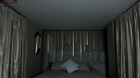 Snapshot of leahnovac chatting on October 20, 2025, 11:10 am leahnovac online show from October 20, 2025, 11:10 am