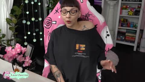 Leah online show from September 21, 2025, 7:26 pm