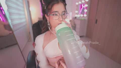 Snapshot of leahprada_ chatting on May 15, 2026, 10:17 pm Instagram Leahprada online show from May 15, 2026, 10:17 pm