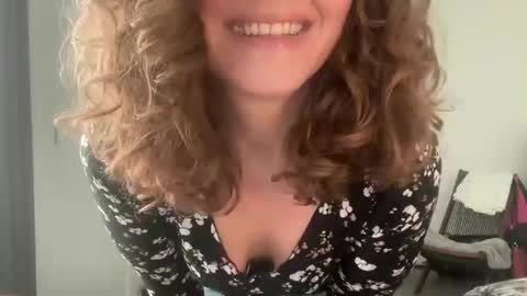 Leah Sparkles online show from March 17, 2026, 3:15 pm