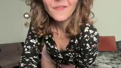 Leah Sparkles online show from April 11, 2026, 2:43 pm