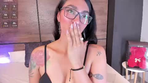 Hey Im Lea online show from June 26, 2026, 4:44 pm