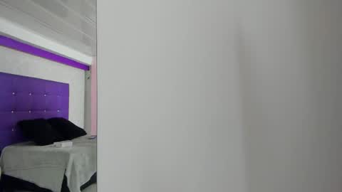 Snapshot of leamoreau__ chatting on November 1, 2025, 11:56 am leamoreau__ online show from November 1, 2025, 11:56 am