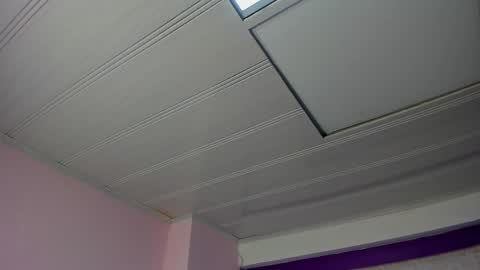 Snapshot of leamoreau__ chatting on November 18, 2025, 11:47 am leamoreau__ online show from November 18, 2025, 11:47 am