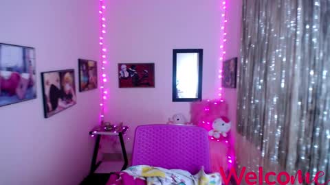 Snapshot of leandra_sex chatting on February 10, 2025, 3:21 pm Leandra online show from February 10, 2025, 3:21 pm