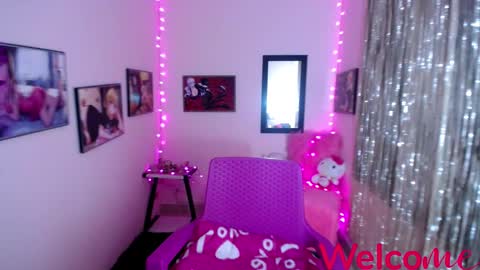 Snapshot of leandra_sex chatting on February 24, 2025, 5:42 pm Leandra online show from February 24, 2025, 5:42 pm