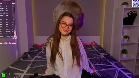 Sophie online show from March 1, 2026, 7:05 pm