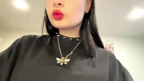 Snapshot of leanorabollman chatting on April 1, 2026, 3:20 pm Kiki online show from April 1, 2026, 3:20 pm