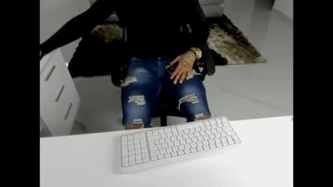 leather_king_of_bitches online show from April 21, 2026, 2:04 am