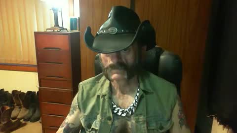 leathergreaser online show from April 8, 2026, 7:52 am