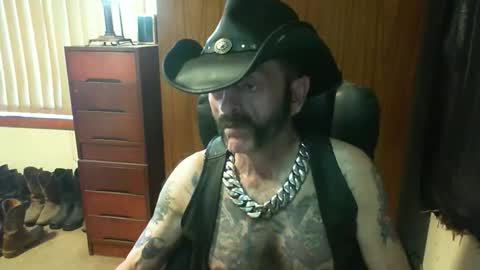 leathergreaser online show from April 10, 2026, 11:31 pm
