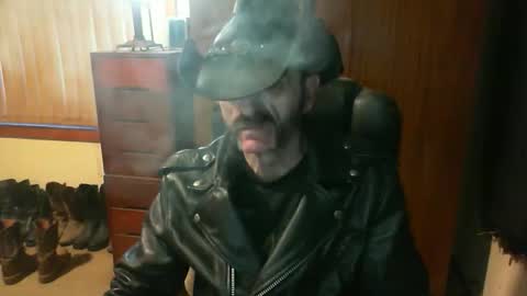 leathergreaser online show from April 13, 2026, 8:14 pm