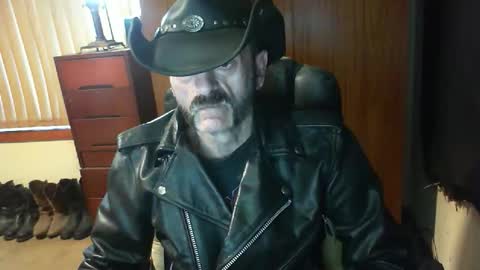 leathergreaser online show from April 27, 2026, 8:51 pm