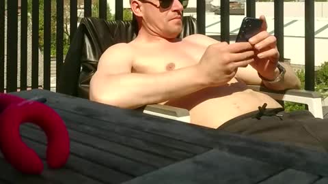 Snapshot of leatherjacketlove chatting on April 27, 2026, 12:25 pm leatherjacketlove online show from April 27, 2026, 12:25 pm