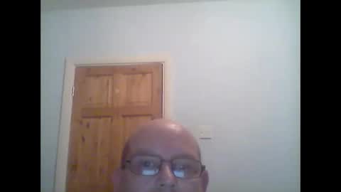 Snapshot of leatherpants68 chatting on October 3, 2025, 7:11 pm leatherpants68 online show from October 3, 2025, 7:11 pm