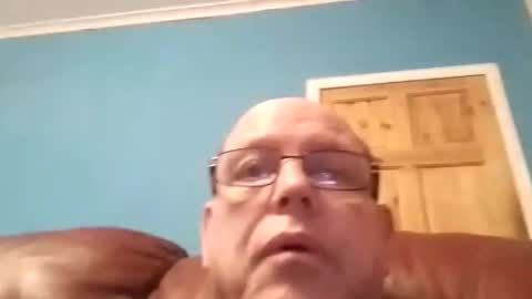 Snapshot of leatherpants68 chatting on November 11, 2025, 5:46 pm leatherpants68 online show from November 11, 2025, 5:46 pm