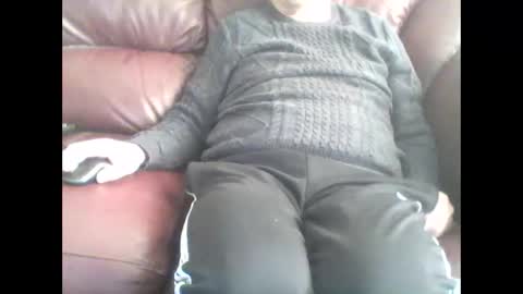 Snapshot of leatherpants68 chatting on November 19, 2025, 3:12 pm leatherpants68 online show from November 19, 2025, 3:12 pm