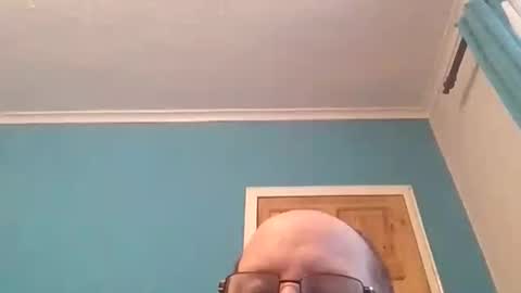 Snapshot of leatherpants68 chatting on November 27, 2025, 8:38 am leatherpants68 online show from November 27, 2025, 8:38 am