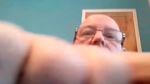 Snapshot of leatherpants68 chatting on November 29, 2025, 9:01 am leatherpants68 online show from November 29, 2025, 9:01 am