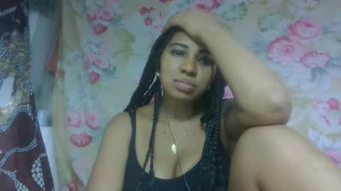 leatiana online show from April 3, 2026, 7:23 pm