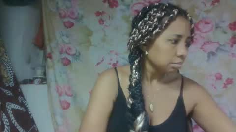 leatiana online show from April 14, 2026, 2:01 pm