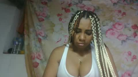 leatiana online show from April 22, 2026, 6:42 pm