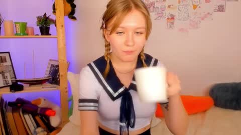 Snapshot of leazy_peasy chatting on December 6, 2024, 9:21 am Ellie online show from December 6, 2024, 9:21 am