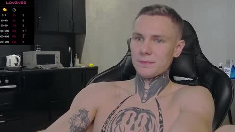 Snapshot of lechery_boy chatting on December 10, 2024, 9:43 pm Lechery boy online show from December 10, 2024, 9:43 pm