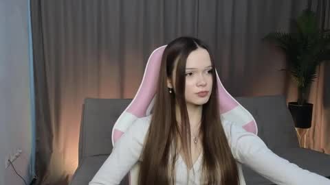 leemikah online show from April 27, 2026, 1:53 pm