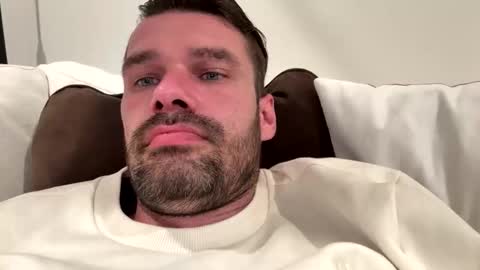 Snapshot of leexxx_69 chatting on October 27, 2025, 12:36 am leexxx_69 online show from October 27, 2025, 12:36 am