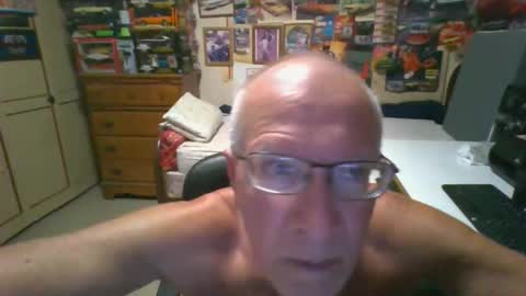 leezamm1132 online show from April 29, 2026, 3:21 am