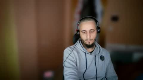 Snapshot of lefrenchiies chatting on January 9, 2026, 8:28 am lefrenchiies online show from January 9, 2026, 8:28 am