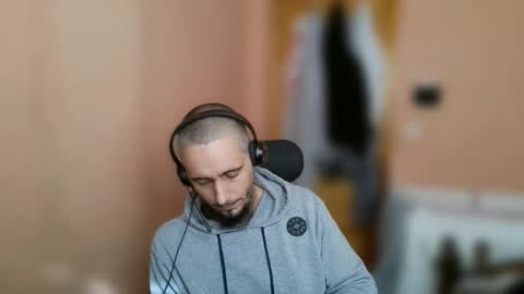 Snapshot of lefrenchiies chatting on January 11, 2026, 12:10 pm lefrenchiies online show from January 11, 2026, 12:10 pm