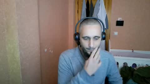 Snapshot of lefrenchiies chatting on February 1, 2026, 2:37 pm lefrenchiies online show from February 1, 2026, 2:37 pm