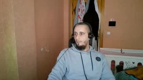 Snapshot of lefrenchiies chatting on February 9, 2026, 10:19 am lefrenchiies online show from February 9, 2026, 10:19 am