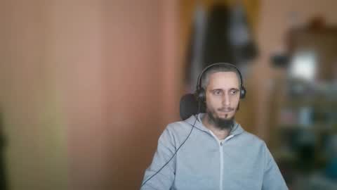 Snapshot of lefrenchiies chatting on April 7, 2026, 8:37 am lefrenchiies online show from April 7, 2026, 8:37 am