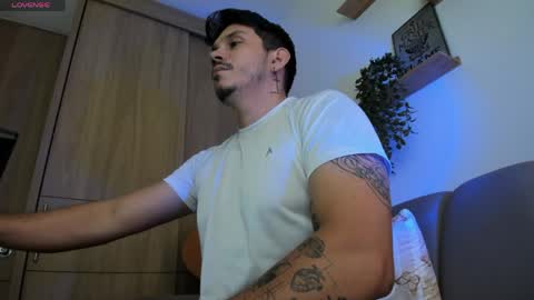 Alejandro online show from June 1, 2026, 8:10 pm