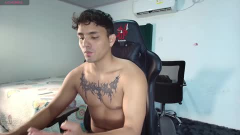  Lei  online show from February 16, 2025, 8:55 pm