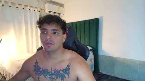  Lei  online show from November 22, 2025, 9:25 pm