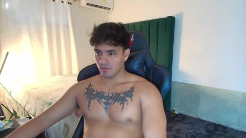  Lei  online show from November 24, 2025, 8:30 pm