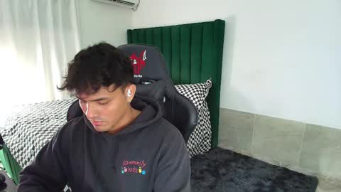  Lei  online show from February 3, 2026, 2:53 am