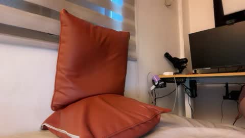 Snapshot of leiah_goddessx chatting on June 18, 2026, 5:19 am Leiah online show from June 18, 2026, 5:19 am