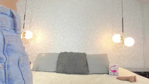 LEIGH ANGELS online show from February 12, 2026, 9:32 pm