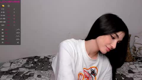 Snapshot of leila_4ever chatting on February 12, 2026, 1:50 pm Leila online show from February 12, 2026, 1:50 pm