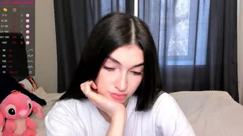 Snapshot of leila_4ever chatting on April 17, 2026, 7:22 am Leila online show from April 17, 2026, 7:22 am