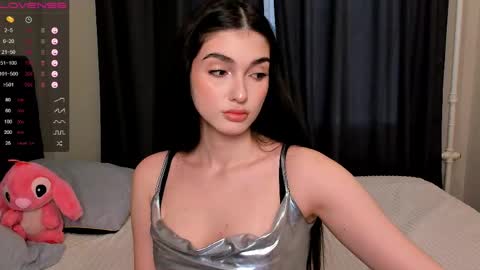 Snapshot of leila_4ever chatting on April 25, 2026, 12:52 pm Leila online show from April 25, 2026, 12:52 pm